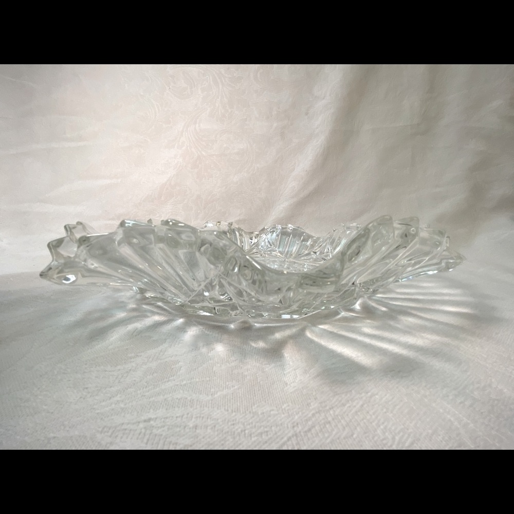 Large crystal deep dish